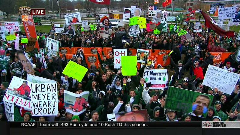 Illustration for article titled "Urban Meyer Is A Juggalo": Your College GameDay Sign Roundup